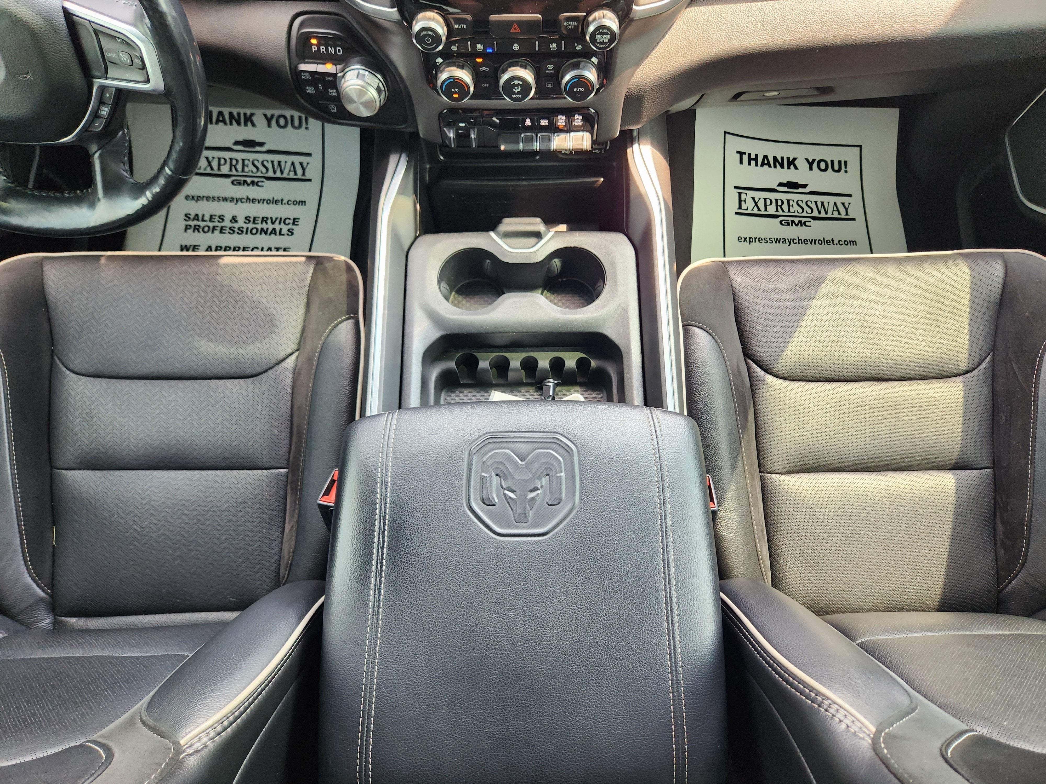 2020 RAM 1500 Laramie Crew Cab 4x4 5'7" Box