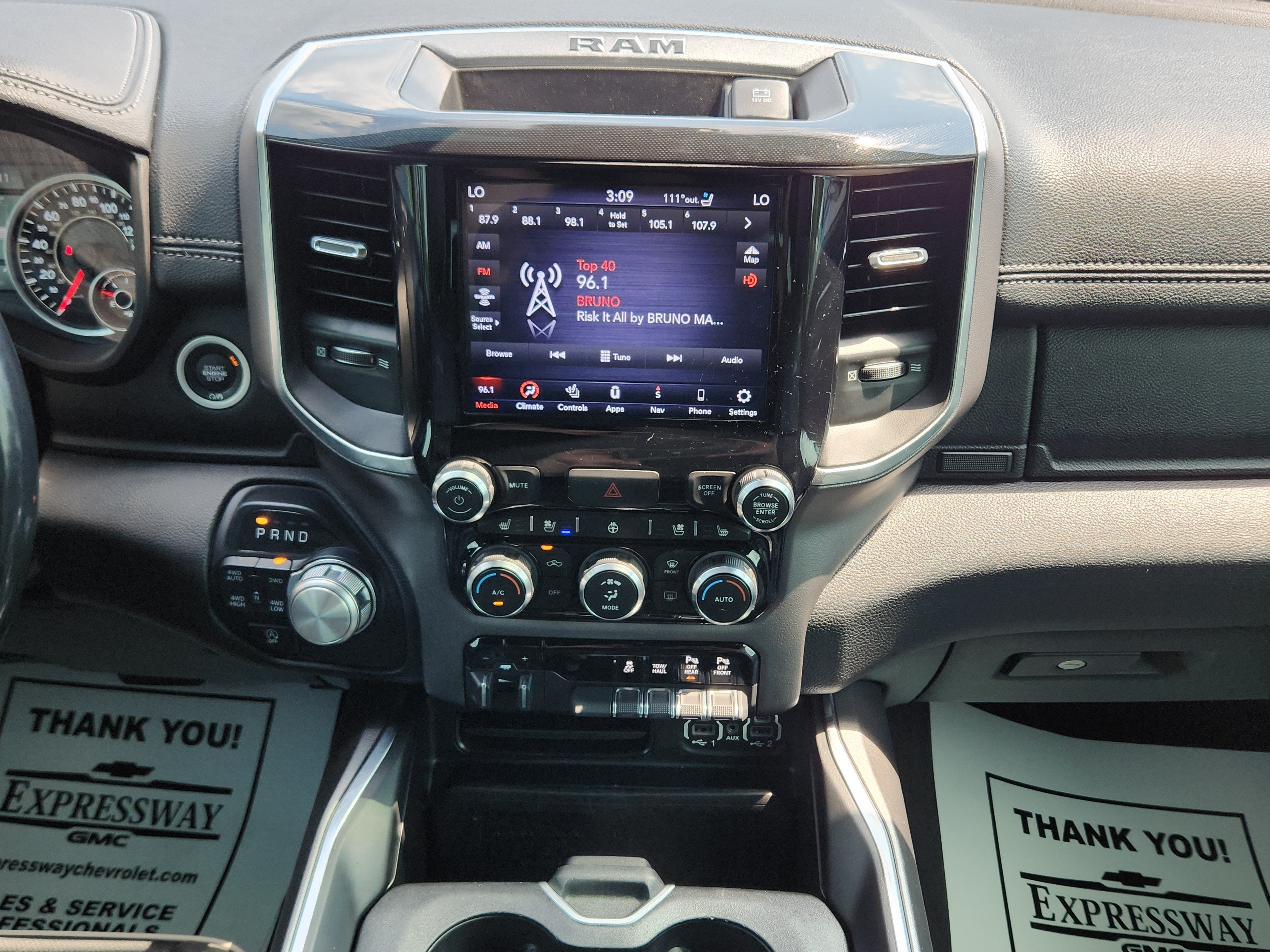 2020 RAM 1500 Laramie Crew Cab 4x4 5'7" Box
