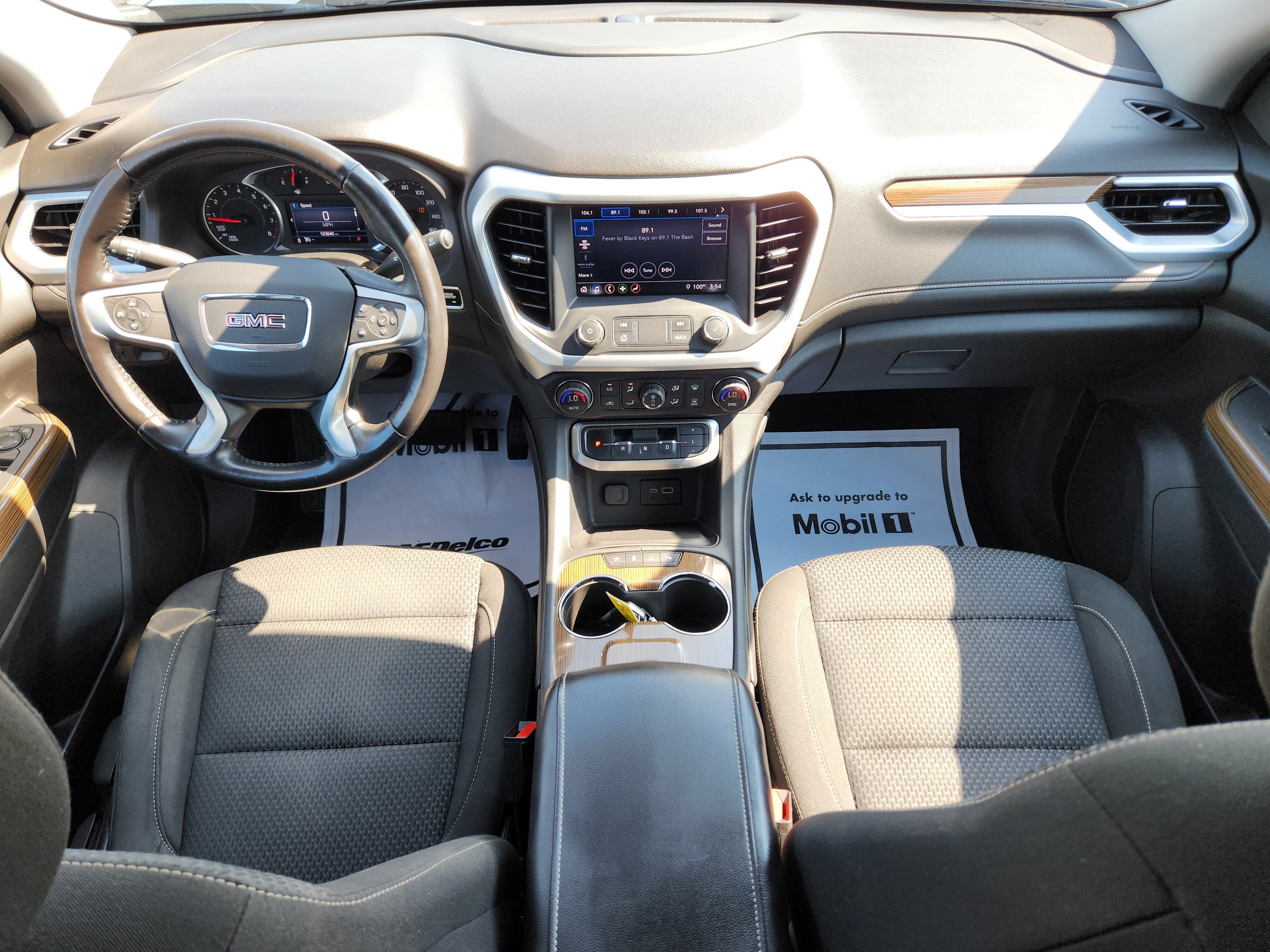 2020 GMC Acadia SLE
