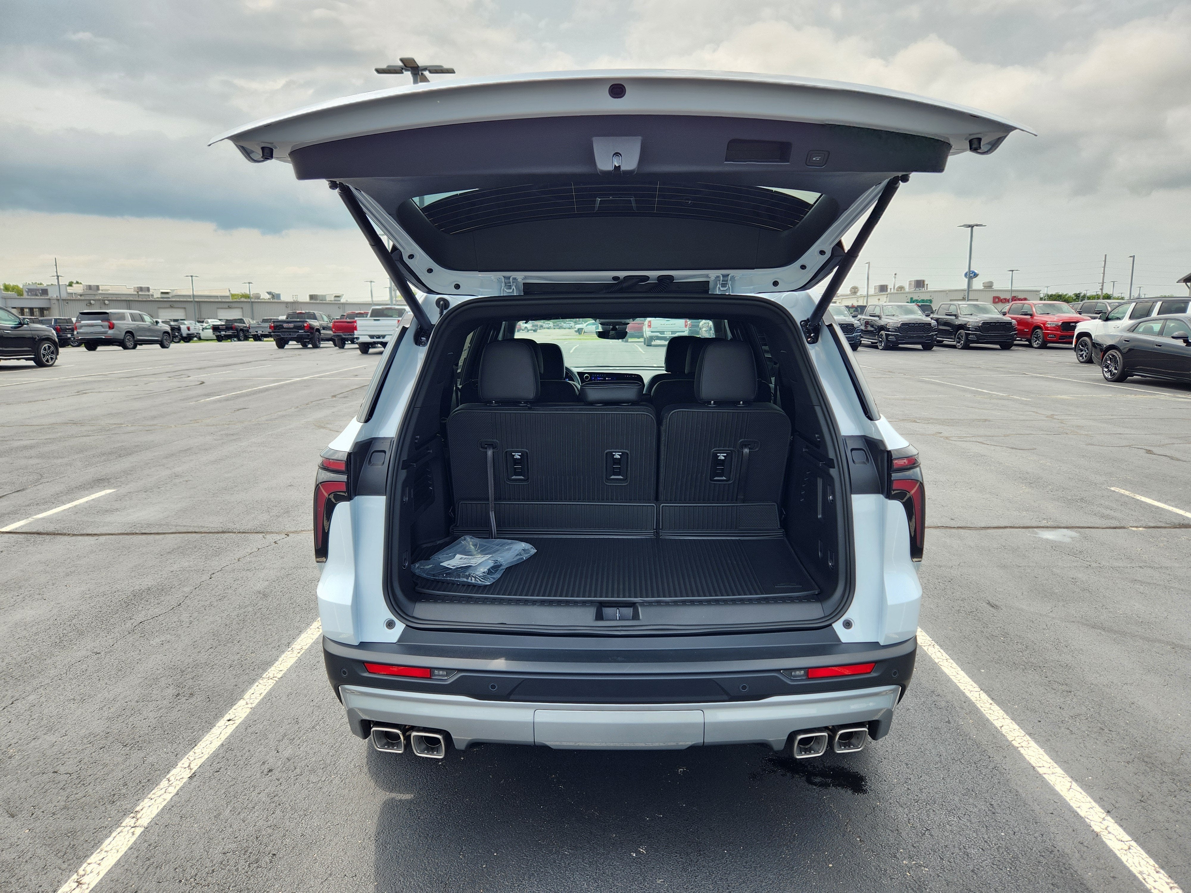 2027 Chevrolet Traverse LT
