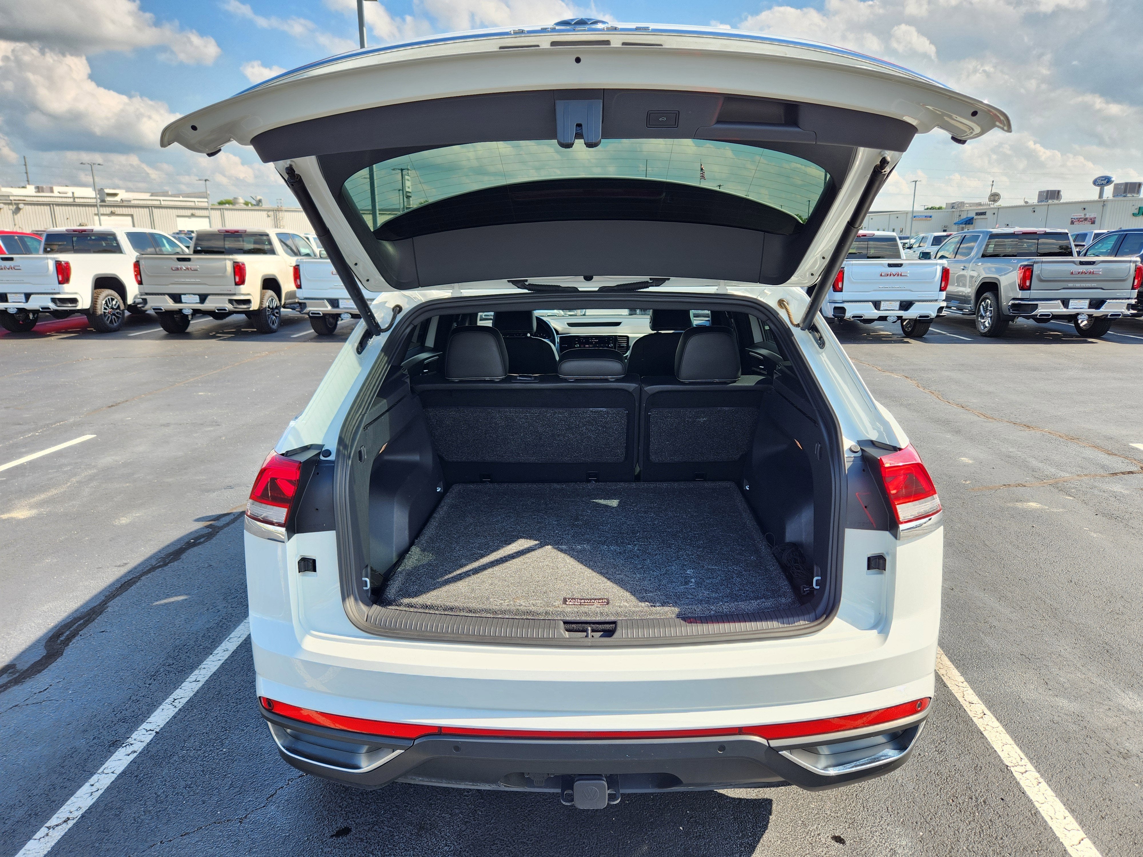 2023 Volkswagen Atlas Cross Sport 3.6L V6 SE w/Technology
