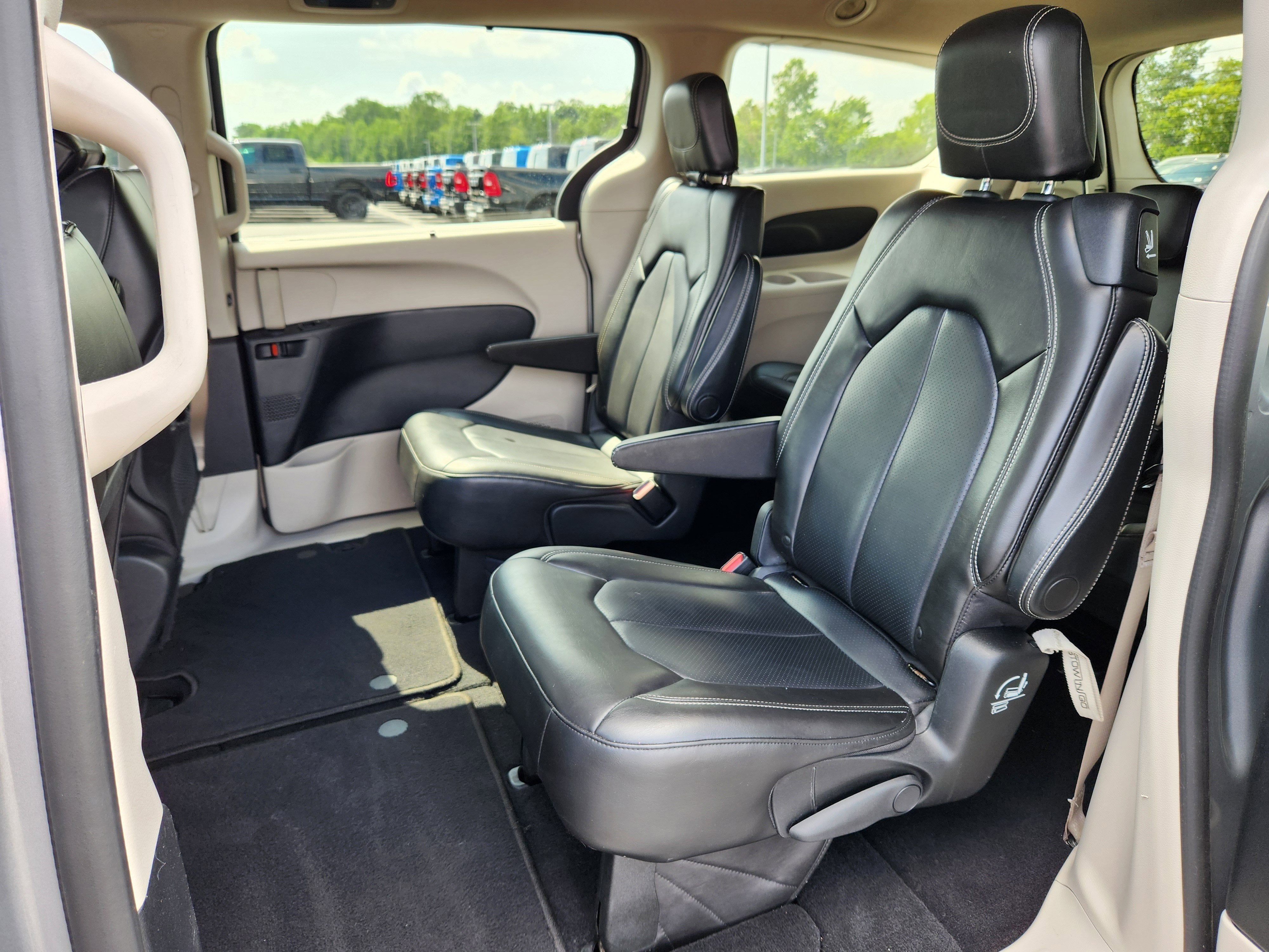 2021 Chrysler Voyager LXI