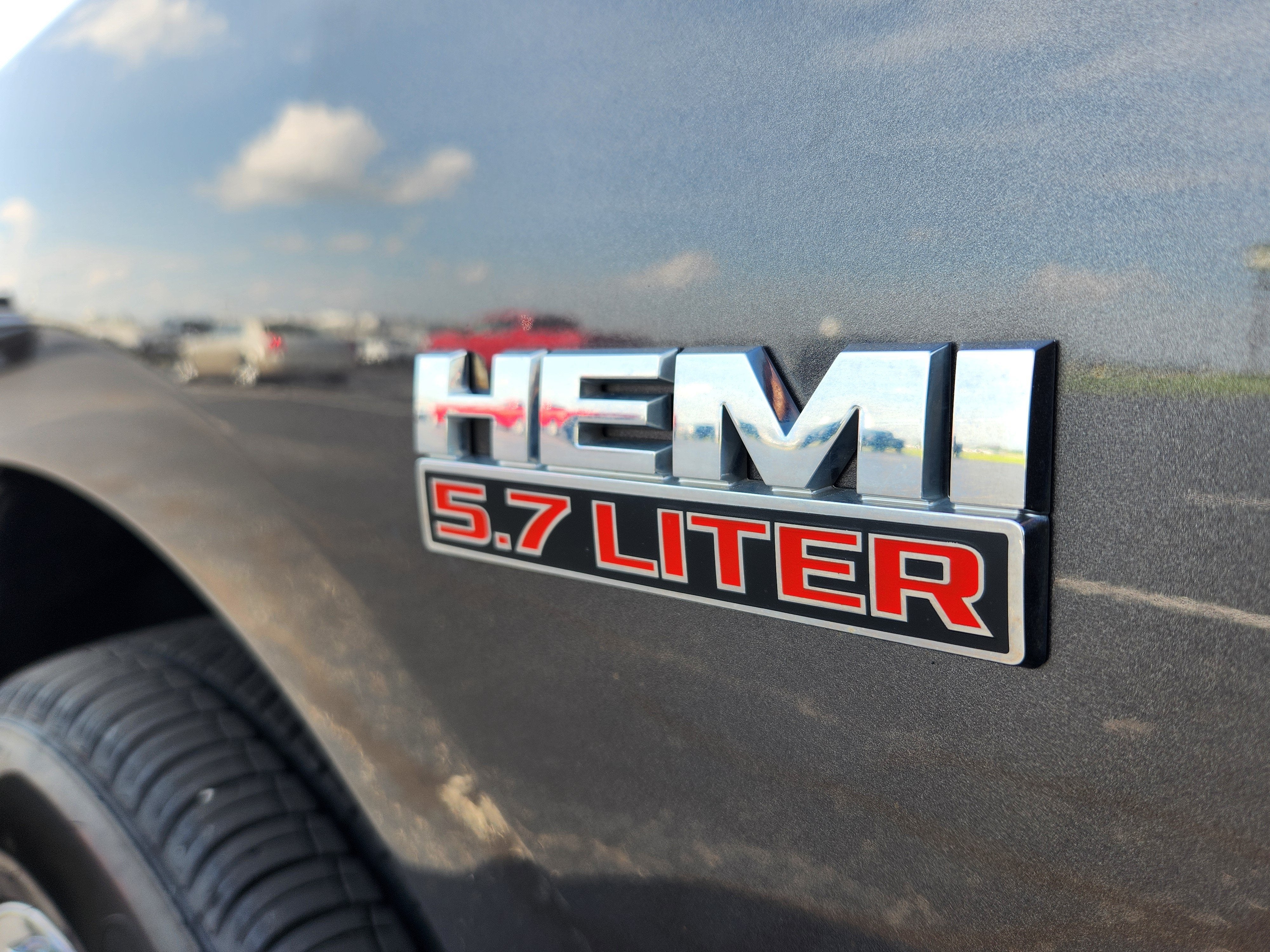 2018 RAM 1500 Express Crew Cab 4x4 5'7" Box