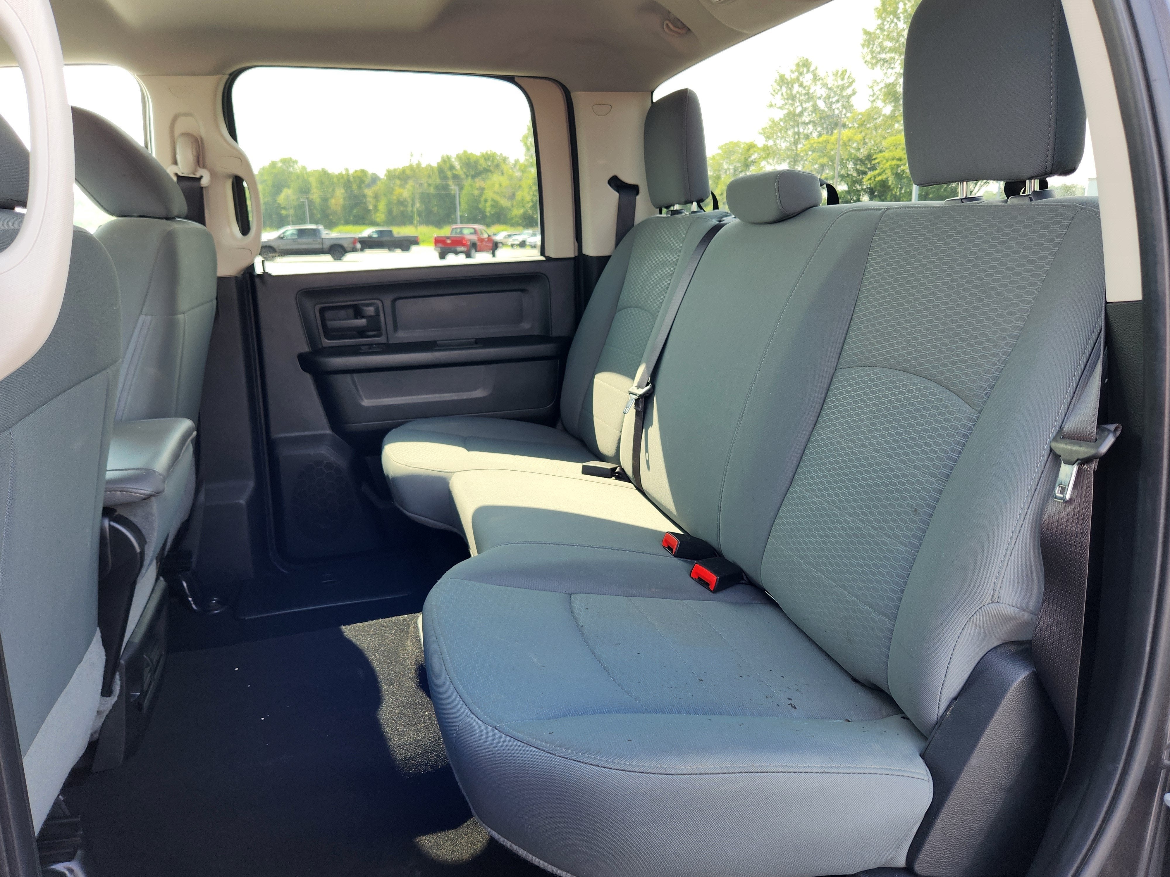 2018 RAM 1500 Express Crew Cab 4x4 5'7" Box