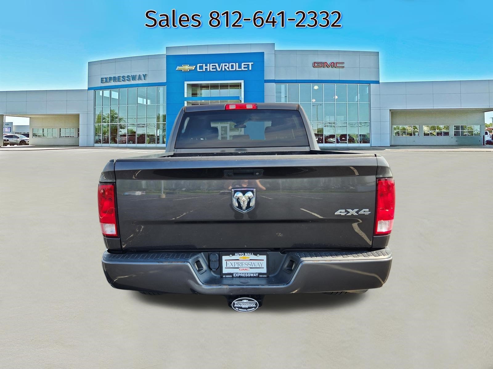 2018 RAM 1500 Express Crew Cab 4x4 5'7" Box