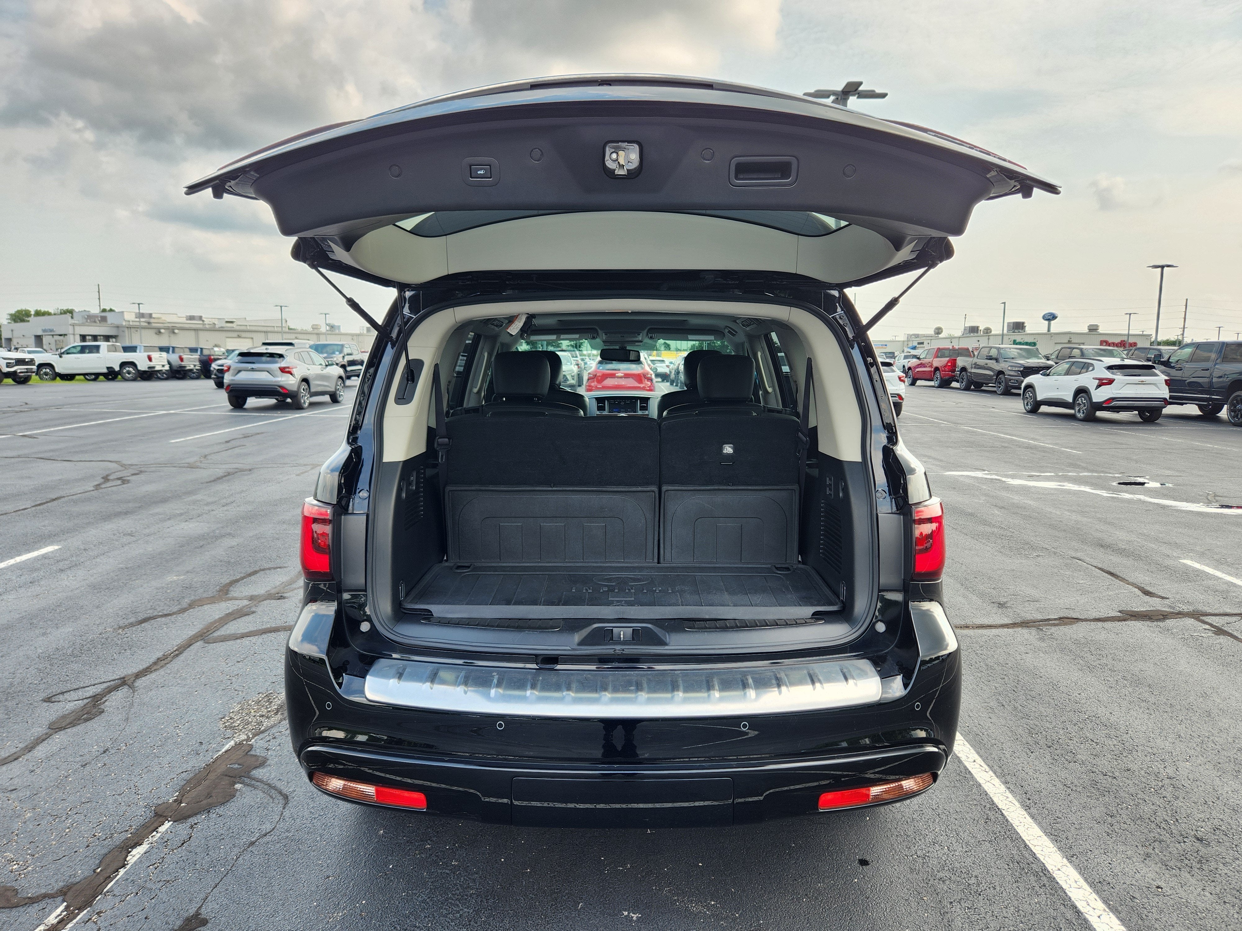 2019 INFINITI QX80 LUXE