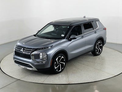 2024 Mitsubishi Outlander Base