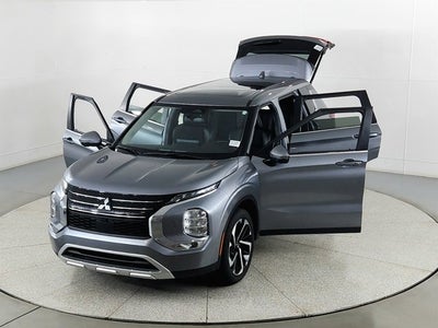2024 Mitsubishi Outlander Base