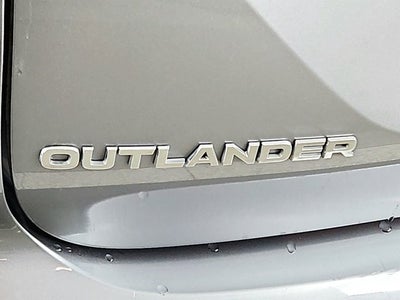 2024 Mitsubishi Outlander Base