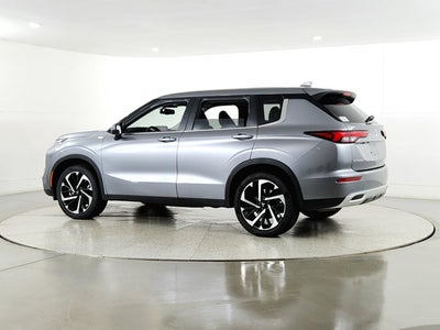 2024 Mitsubishi Outlander Base