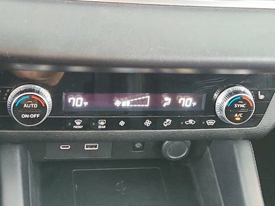 2024 Mitsubishi Outlander Base