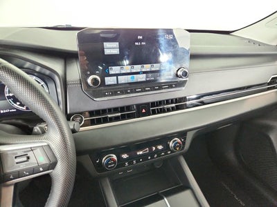 2024 Mitsubishi Outlander Base