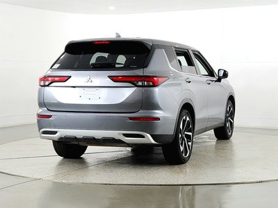 2024 Mitsubishi Outlander Base