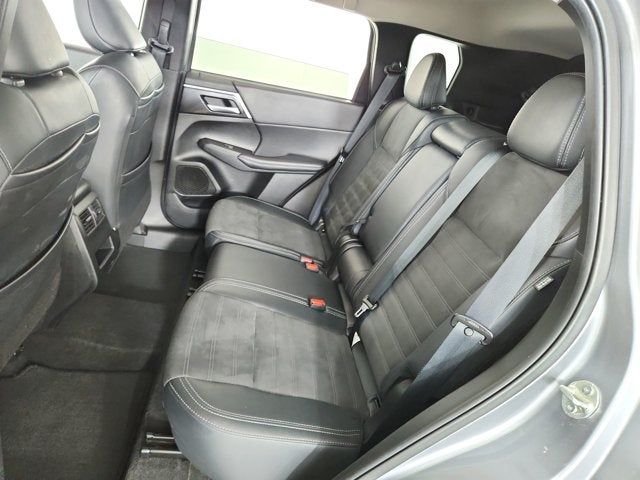 2024 Mitsubishi Outlander Base