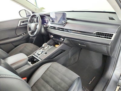 2024 Mitsubishi Outlander Base
