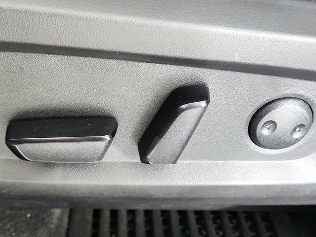 2024 Mitsubishi Outlander Base