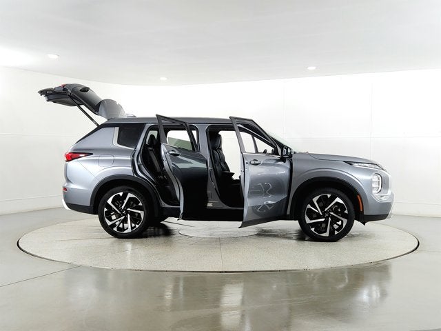 2024 Mitsubishi Outlander Base