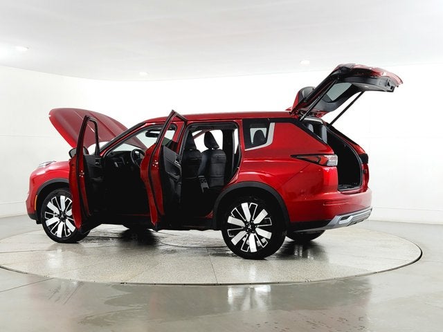 2025 Mitsubishi Outlander Base