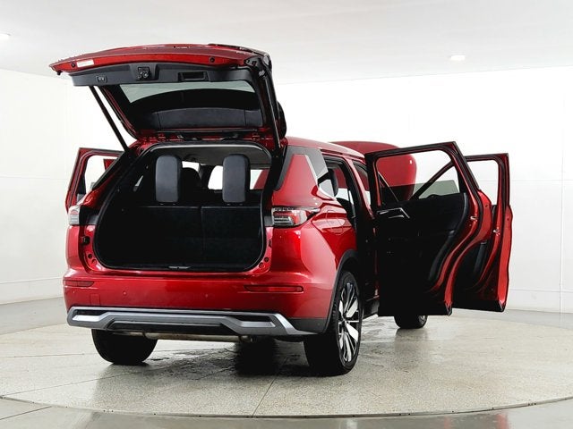 2025 Mitsubishi Outlander Base