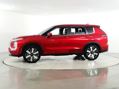 2025 Mitsubishi Outlander Base