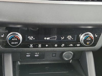 2025 Mitsubishi Outlander Base