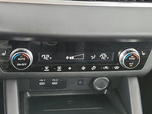 2025 Mitsubishi Outlander Base