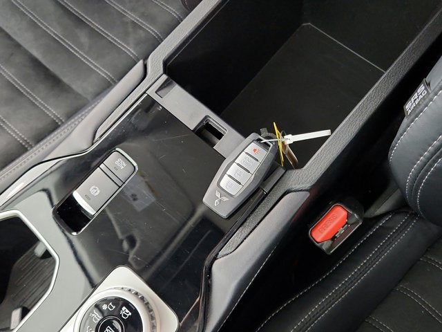 2025 Mitsubishi Outlander Base