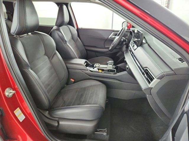 2025 Mitsubishi Outlander Base