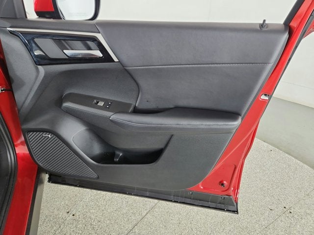 2025 Mitsubishi Outlander Base