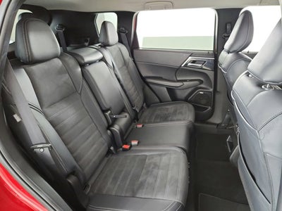 2025 Mitsubishi Outlander Base