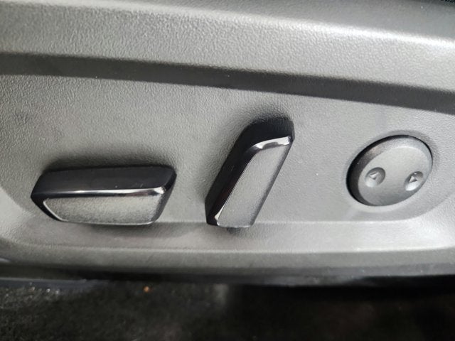 2025 Mitsubishi Outlander Base