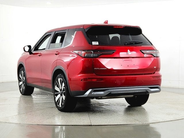 2025 Mitsubishi Outlander Base