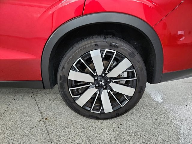 2025 Mitsubishi Outlander Base