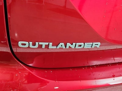 2025 Mitsubishi Outlander Base