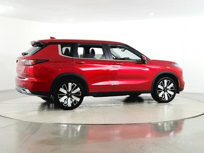 2025 Mitsubishi Outlander Base