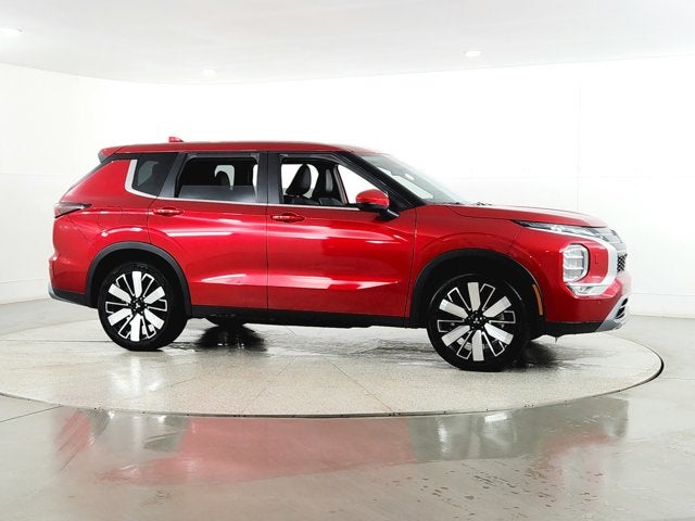 2025 Mitsubishi Outlander Base