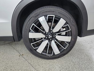 2025 Mitsubishi Outlander Base