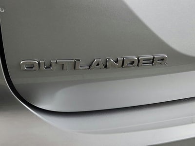 2025 Mitsubishi Outlander Base