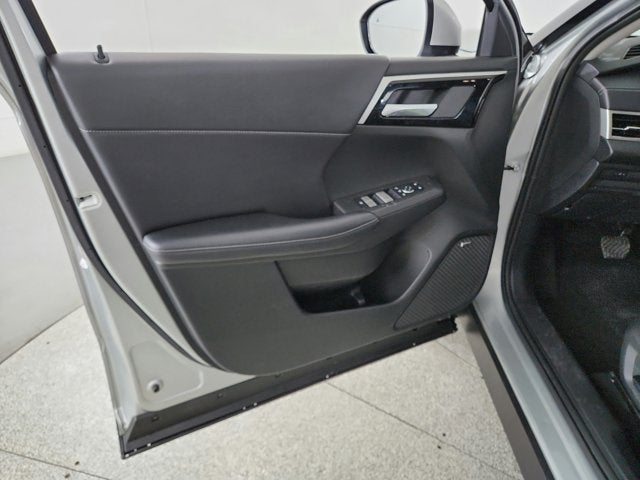 2025 Mitsubishi Outlander Base