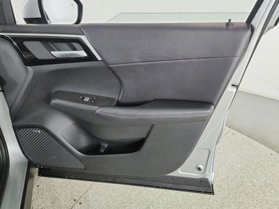 2025 Mitsubishi Outlander Base