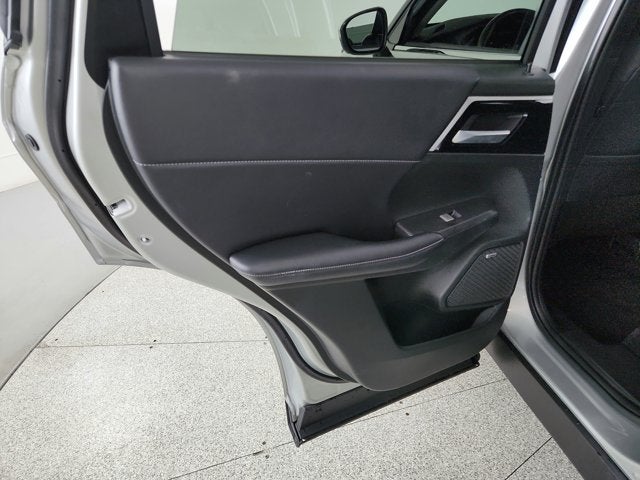 2025 Mitsubishi Outlander Base