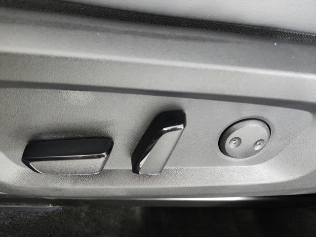 2025 Mitsubishi Outlander Base