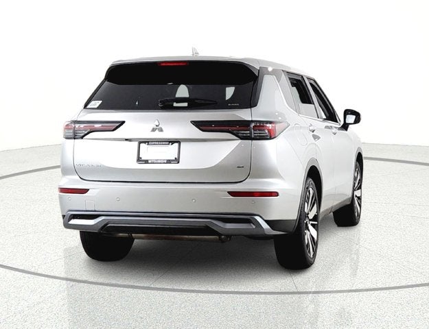 2025 Mitsubishi Outlander Base