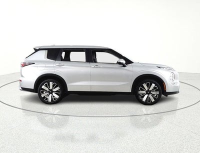 2025 Mitsubishi Outlander Base