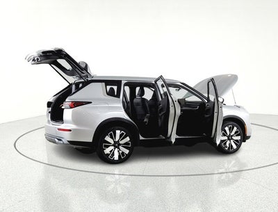 2025 Mitsubishi Outlander Base