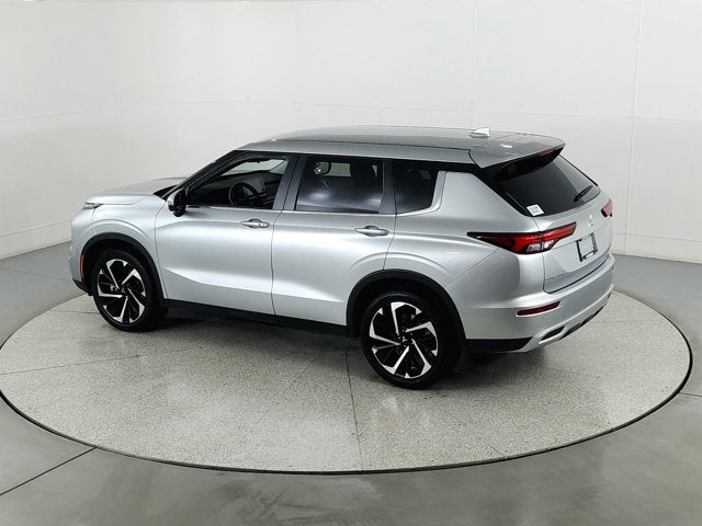 2024 Mitsubishi Outlander Base