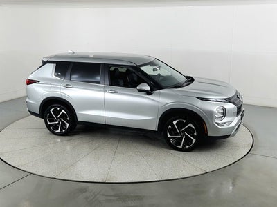 2024 Mitsubishi Outlander Base