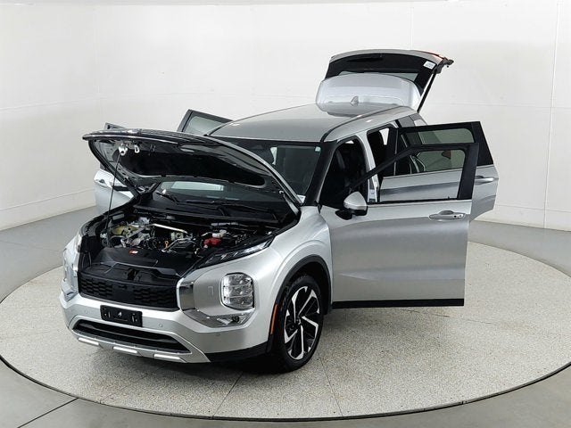 2024 Mitsubishi Outlander Base