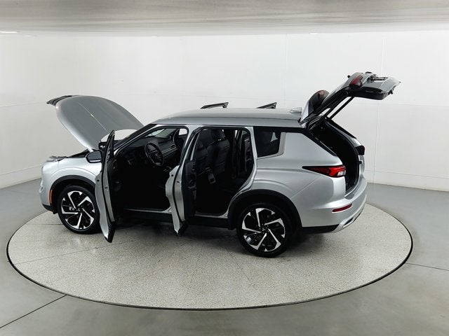 2024 Mitsubishi Outlander Base