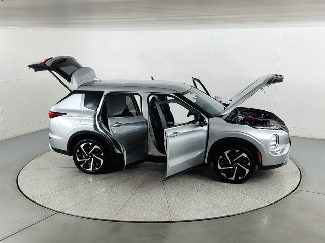2024 Mitsubishi Outlander Base